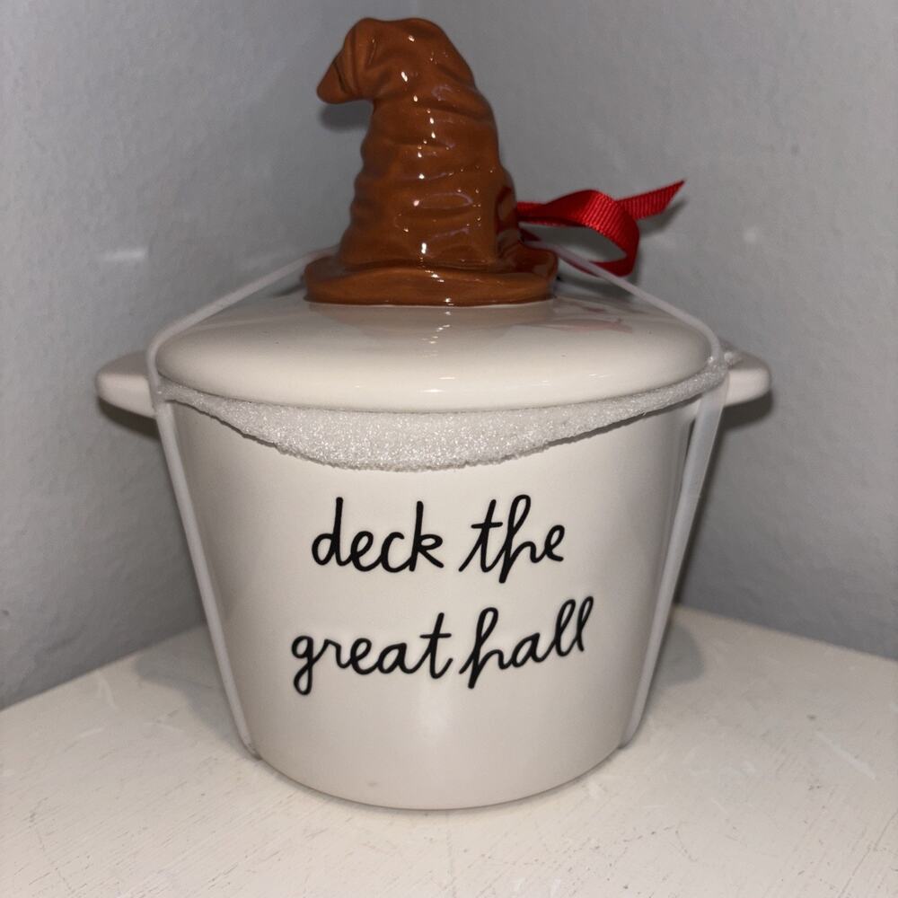Harry Potter Hogwarts Sorting Hat Deck the Great Hall Christmas Crock NEW